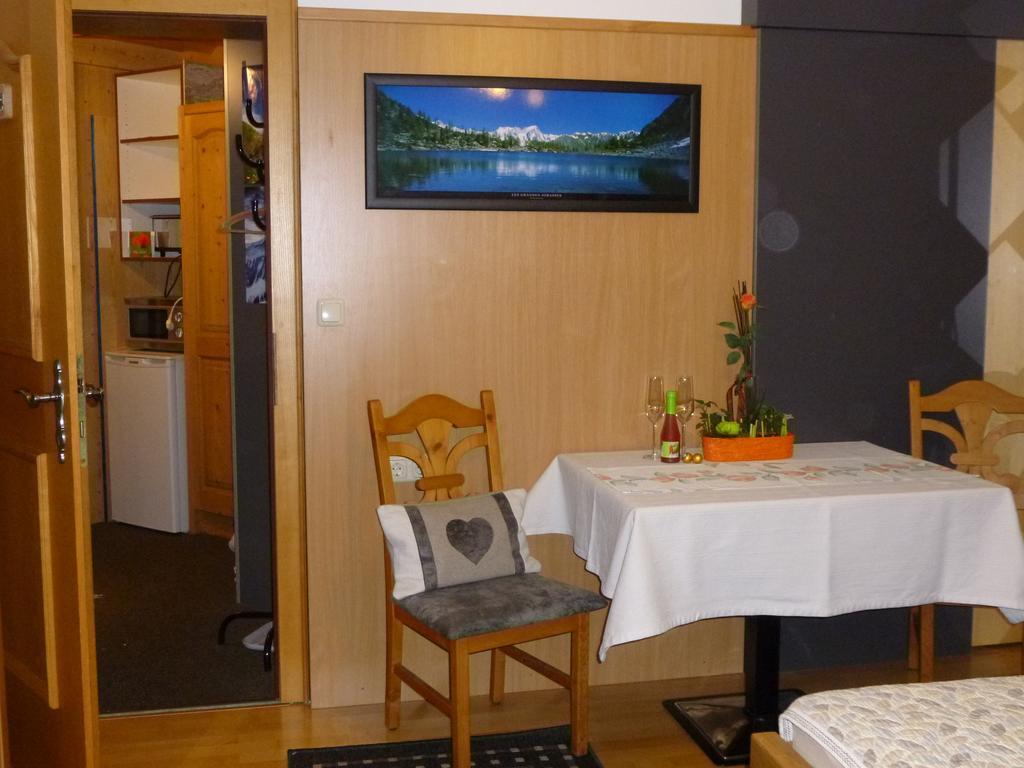 Ferienwohnungen Hauser Waidring Pokoj fotografie